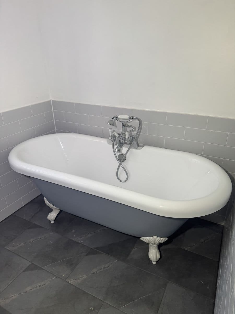Plumber Nottingham: What Installing a Freestanding Bath Really Involves